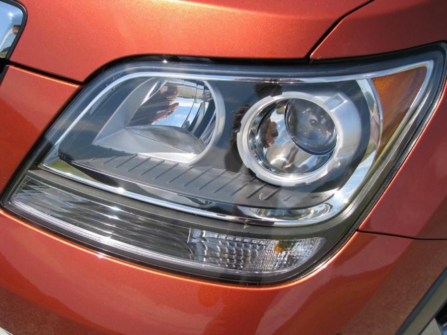  Kia Borrego 2009 года  (фото 19 из 345)